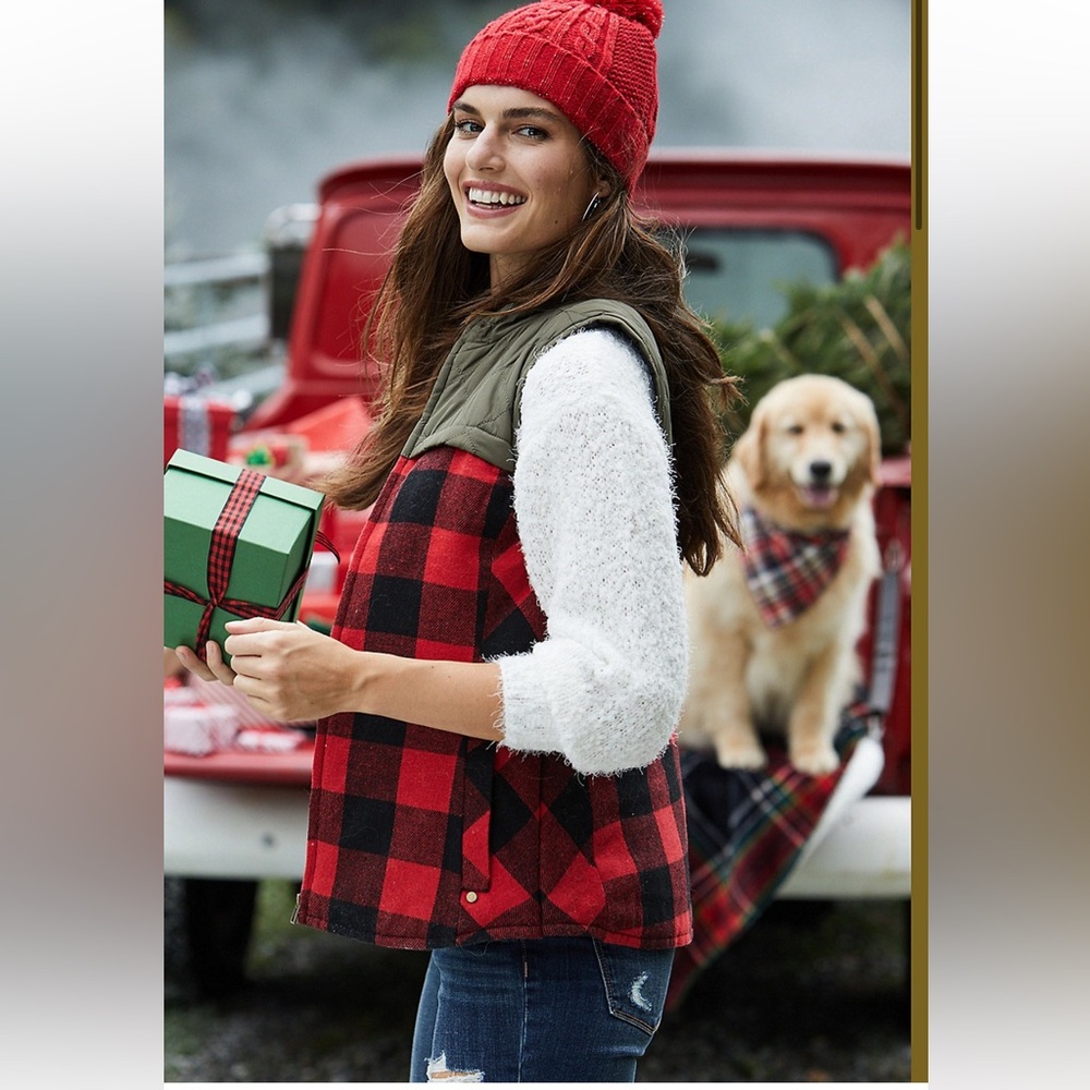 Maurice’s red buffalo plaid puffer zip up vest women’s large 12 14 - Picture 1 of 7